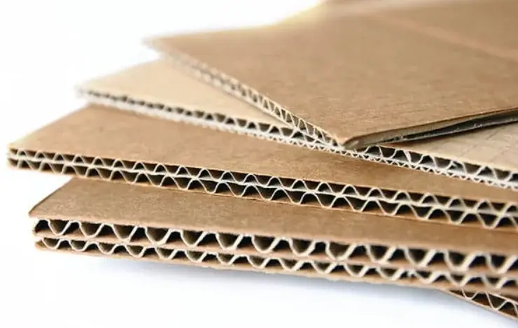 Cấu tạo một tấm bìa giấy carton gồm các lớp giấy dạng sóng